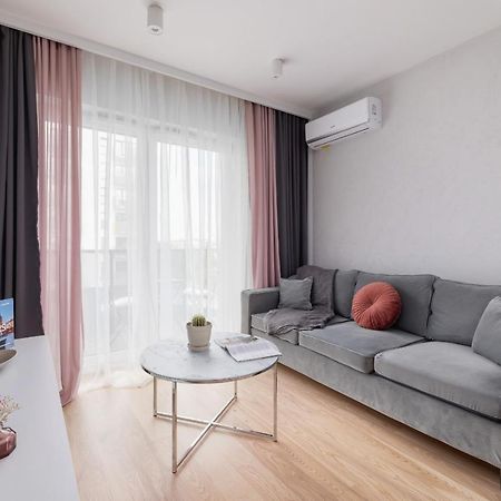 Vetulaniego Apartment With Air Conditioning & Parking By Renters Prestige คราคูฟ ภายนอก รูปภาพ