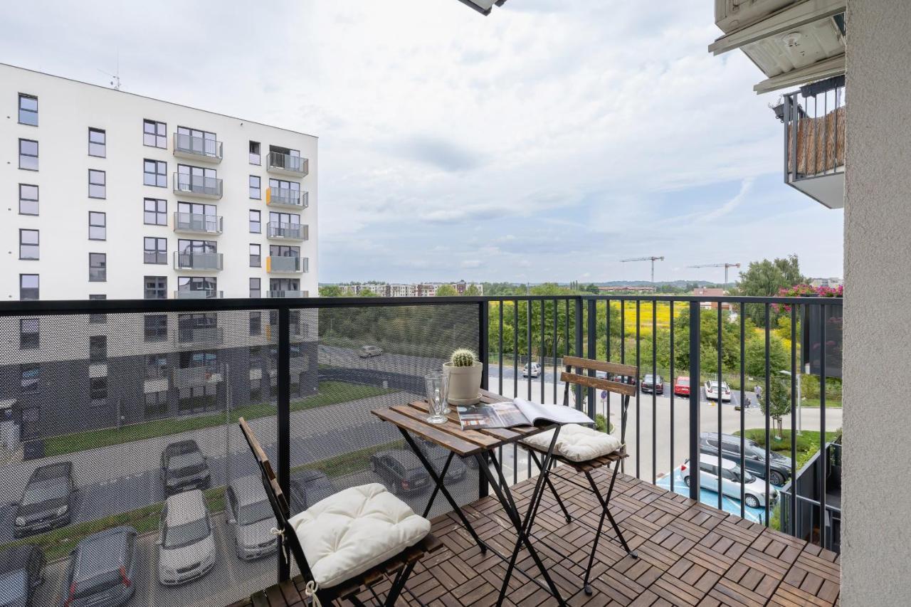 Vetulaniego Apartment With Air Conditioning & Parking By Renters Prestige คราคูฟ ภายนอก รูปภาพ